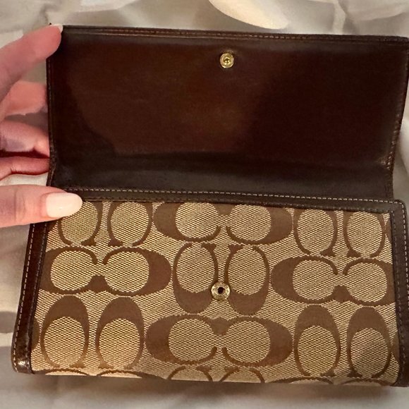 Coach Large Wallet - Picture 3 of 7